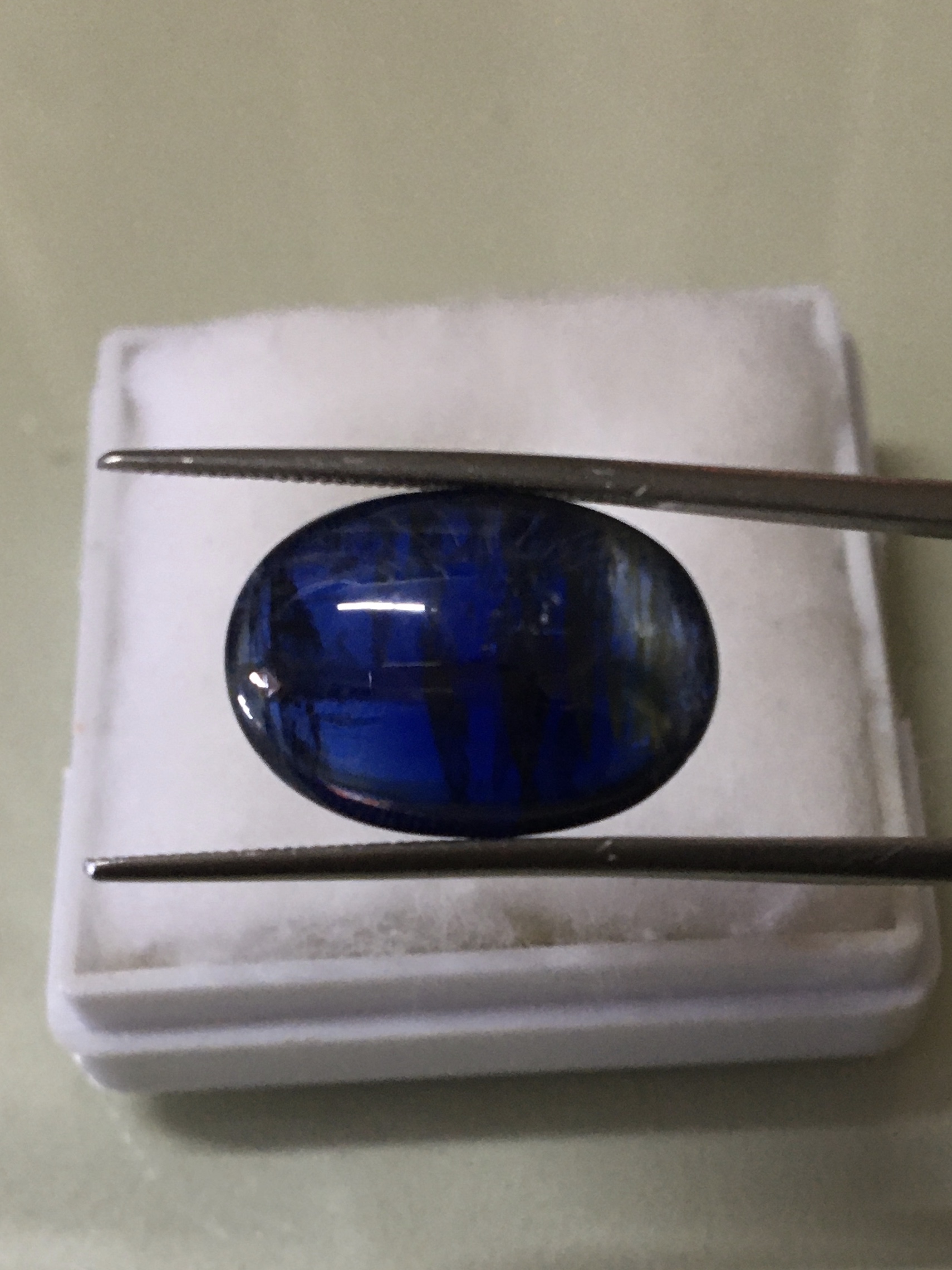 (ลดพิเศษทุกเทศกาล)ไคยาไนต์ แท้ 12 กะรัต สีน้ำเงินสด เม็ดโต สวยมีเสน่ห์ ไม่พอใจยินดีคืนเงิน