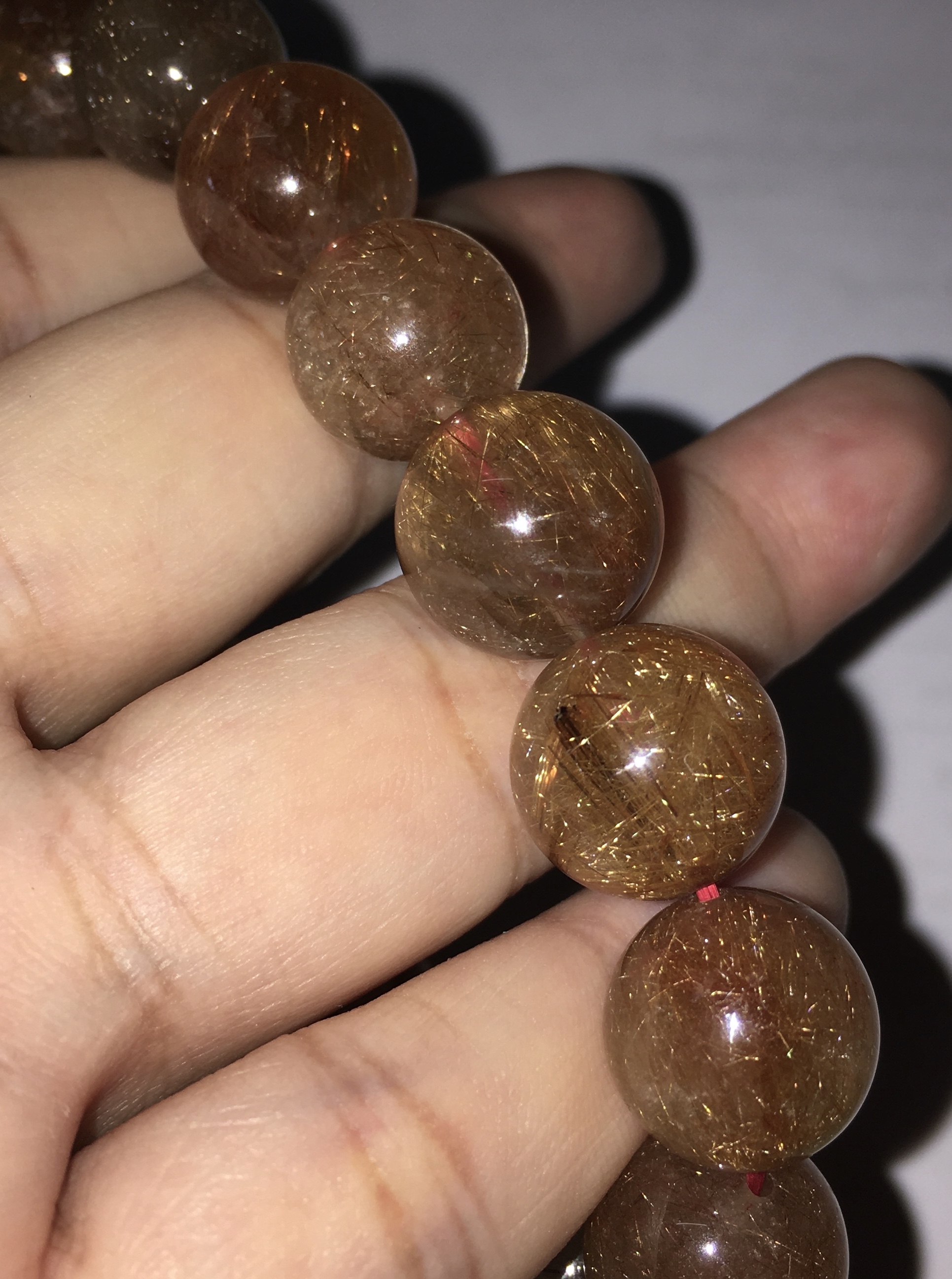 (สวยคุ้ม) ข้อมือหินนำโชค ไหมสามกษัตริย์ 13.5 มม.เส้นนี้เล่นไฟระยิบระยับมากค่ะ เส้นใหญ่ ราคาพิเศษ