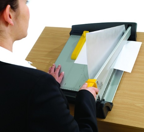 แท่นตัดกระดาษ Fellowes รุ่น Plasma A3