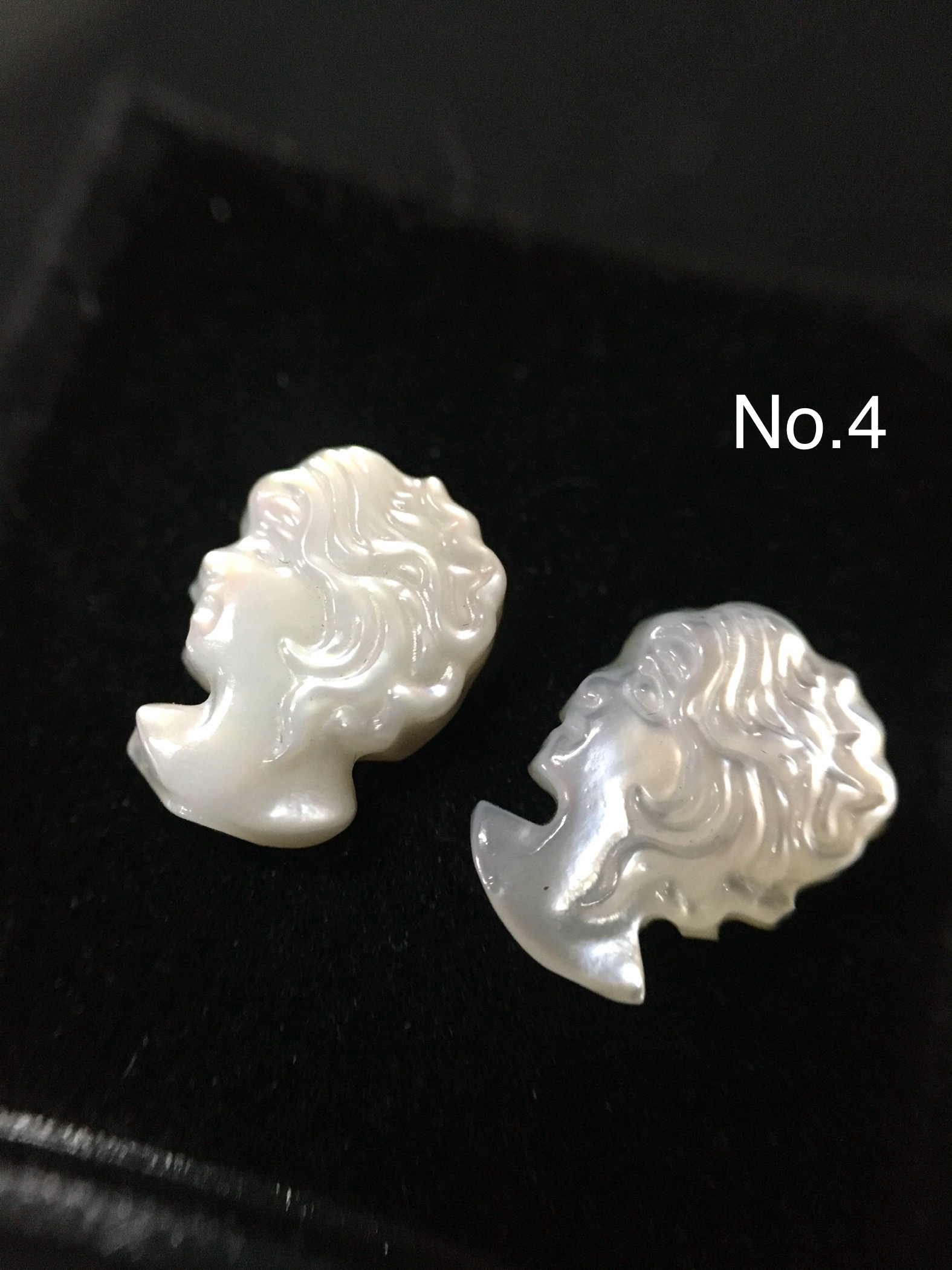 (199 ทุกเซต ) เปลือกหอยมุก คละเชฟ เนื้อขาว เหลือบรุ้งสวย ทำเครื่องประดับไซส์เล็กๆ น่าร้าก