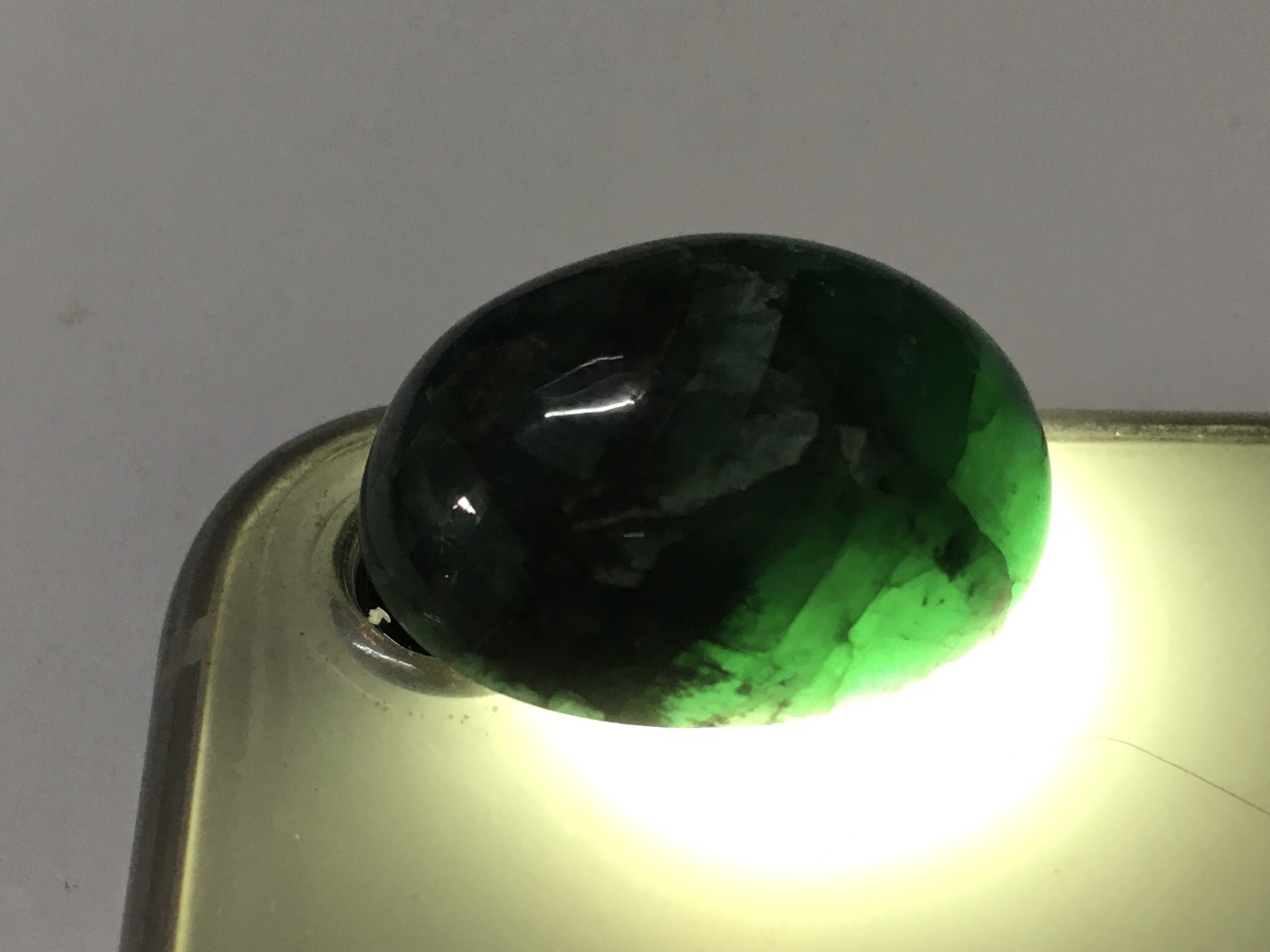 (Big size) EMERALD มรกต แท้ 43 กะรัต พลอยดิบธรรมชาติ เม็ดโต สีสวย