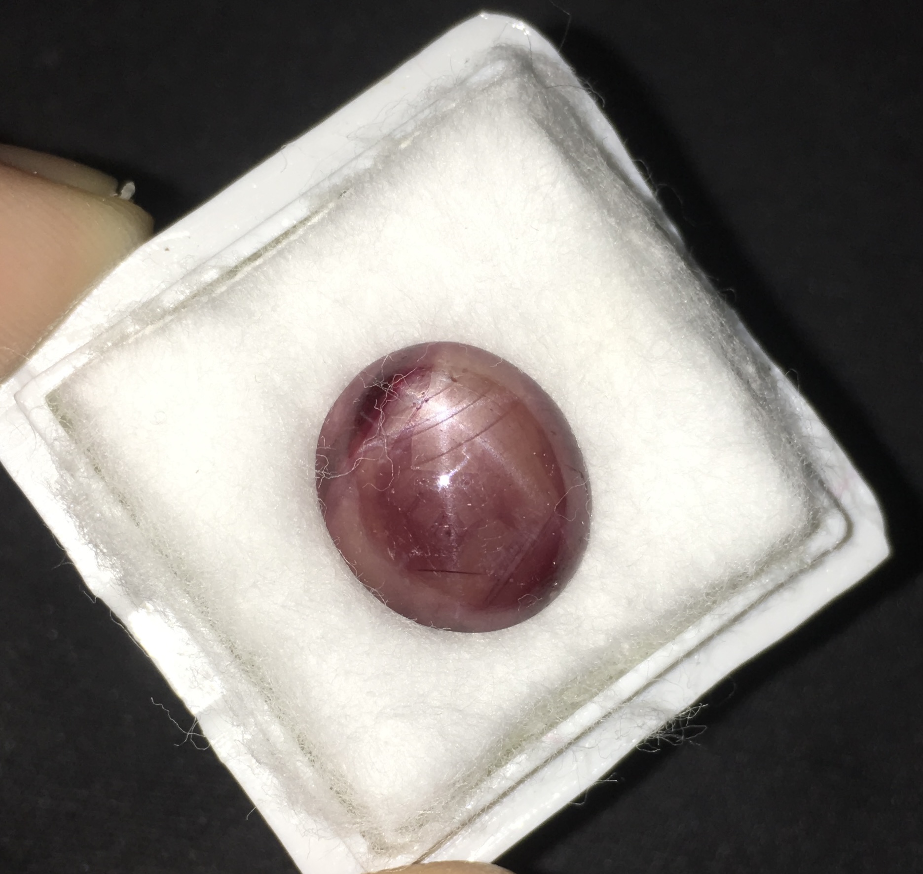 STAR RUBY ทับทิมสตาร์แท้ 8.55 กะรัต สีแดง หน้าสว่าง ขาชัดสวย เม็ดใหญ่สวย