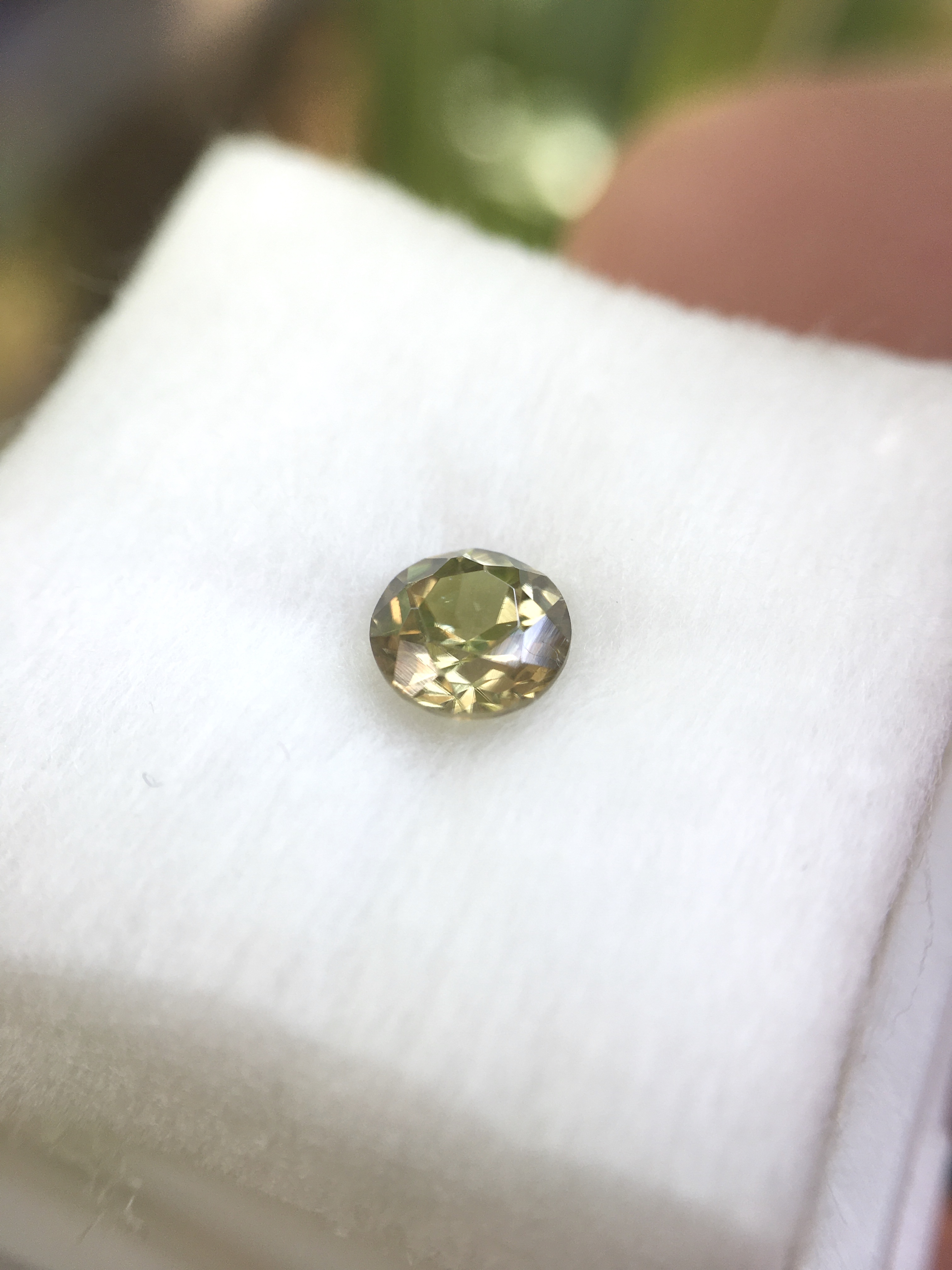 MALI GARNET มาลี การ์เนตแท้ 0.78 กะรัต พลอยดิบ เนื้อสะอาด ไฟดี สีสวยมีเสน่ห์