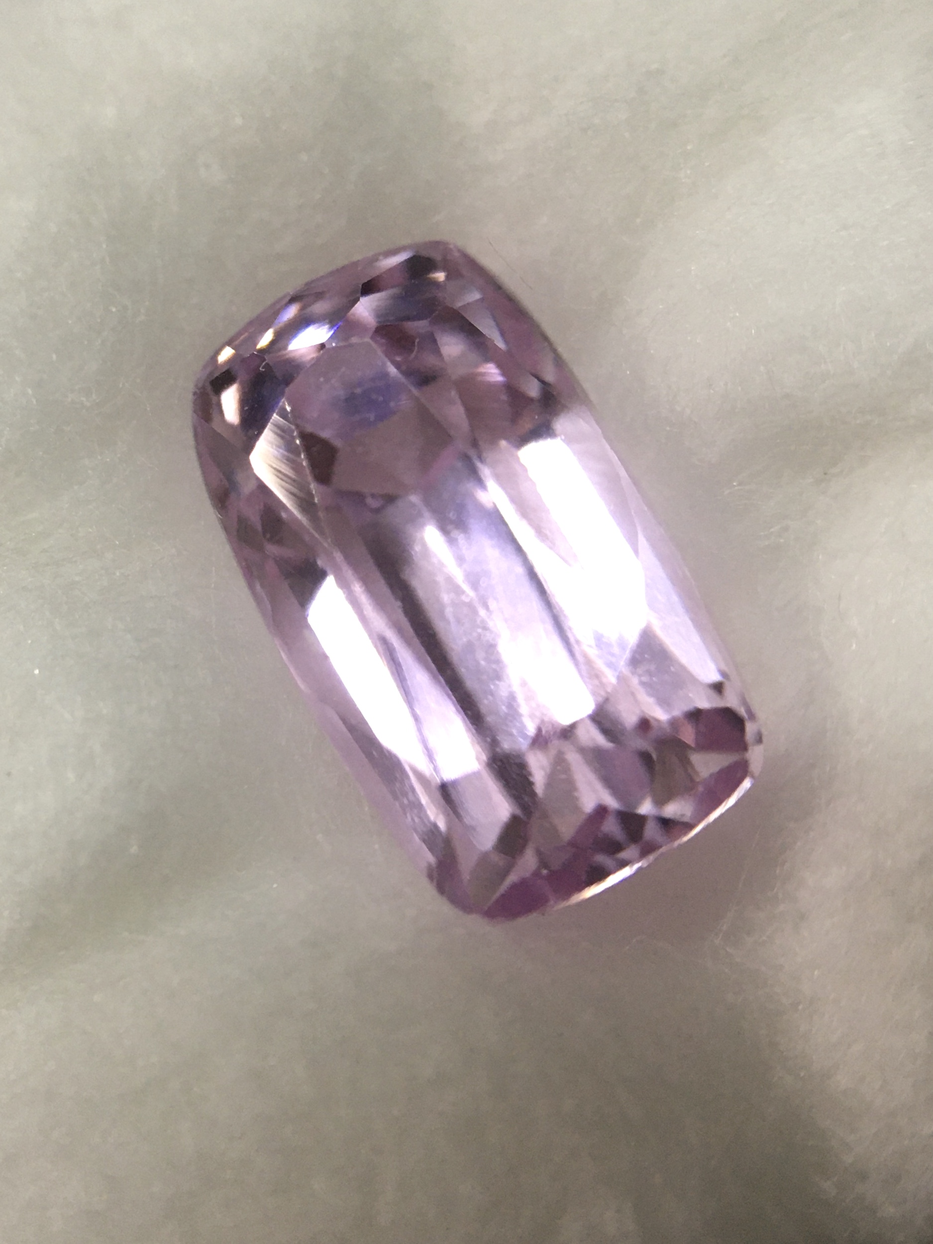 (ขายแล้ว)KUNZITE คุนไซต์ แท้ 3.2 กะรัต สีชมพูอ่อยสวยสดใส เนื้อสะอาด ไฟดี พลอยแท้ พลอยสวยน่าสะสม