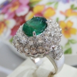 PP5401แหวนมรกตล้อมเพชรแท้ 2.11 กะรัตขาวใสไฟดี สวยเว่อร์วัง