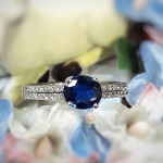 (ของจริงสวยมาก)แหวนไพลิน ก้านเพชรคู่ แบบเรียบๆ สไตล์งานยุโรป พลอยสวยเด่นมากค่ะ