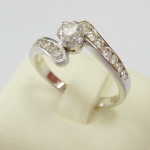 ((ขายแล้ว))k059แหวนเพชรแท้ 0.62 กะรัต แบบก้านไขว้ ดีไซน์คลาสสิค