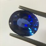 (พลอยโคลนนิ่ง สวยเหมือนยันเงา) ไพลินสังเคราะห์ 6.59 กะรัต เนื้อใส ไฟดี สีสวย เหมือนพลอยแท้ม๊ากก