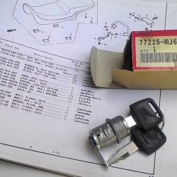 กุญแจเบาะล็อคแท้ ฮอนด้า NSR ตาเดียว