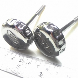 น๊อตฝากระเป๋าชุบฝาจีบ ฮอนด้า