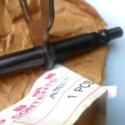 แกนเกียร์ คาวาซากิ AX1 Max100 Joy