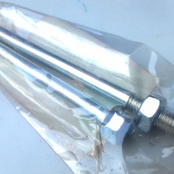 น๊อตแท่นเครื่อง ฮอนด้า C70