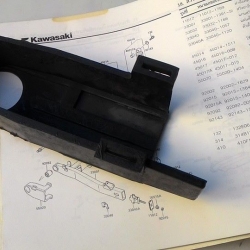 ยางรองโซ่ คาวาซากิ ทักสิโด Tuxedo