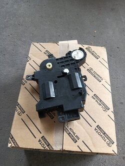 เซอร์โวแอร์-R(ฝั่งขวา) ตัวใหญ่ [ตรงตู้แอร์คอยเย็น] FORTUNER16 GGN1-2,REVO GUN12# GUN14# GUN156-65,INNOVA CRYSTA / แท้รูปจริง