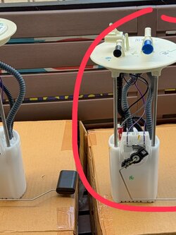 ชุดลูกลอยในถังน้ำมัน (ปั๊มติ๊ก) FORD RANGER ปี 2018 เครื่อง 2.0 ( 1ชิ้น ) แท้ / รูปจริง *** ไม่เหมือนตัว 2019 ควรส่งเลขตัวถังหรือตัวอย่างให้ทางร้านก่อนกดสั่งซื้อคะ***